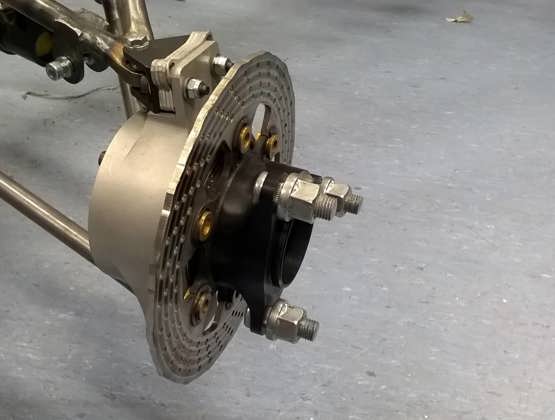 https://www.protolabs.com/media/1009953/wheel-assembly-1.jpg?width=555&height=420&rnd=132947498419070000